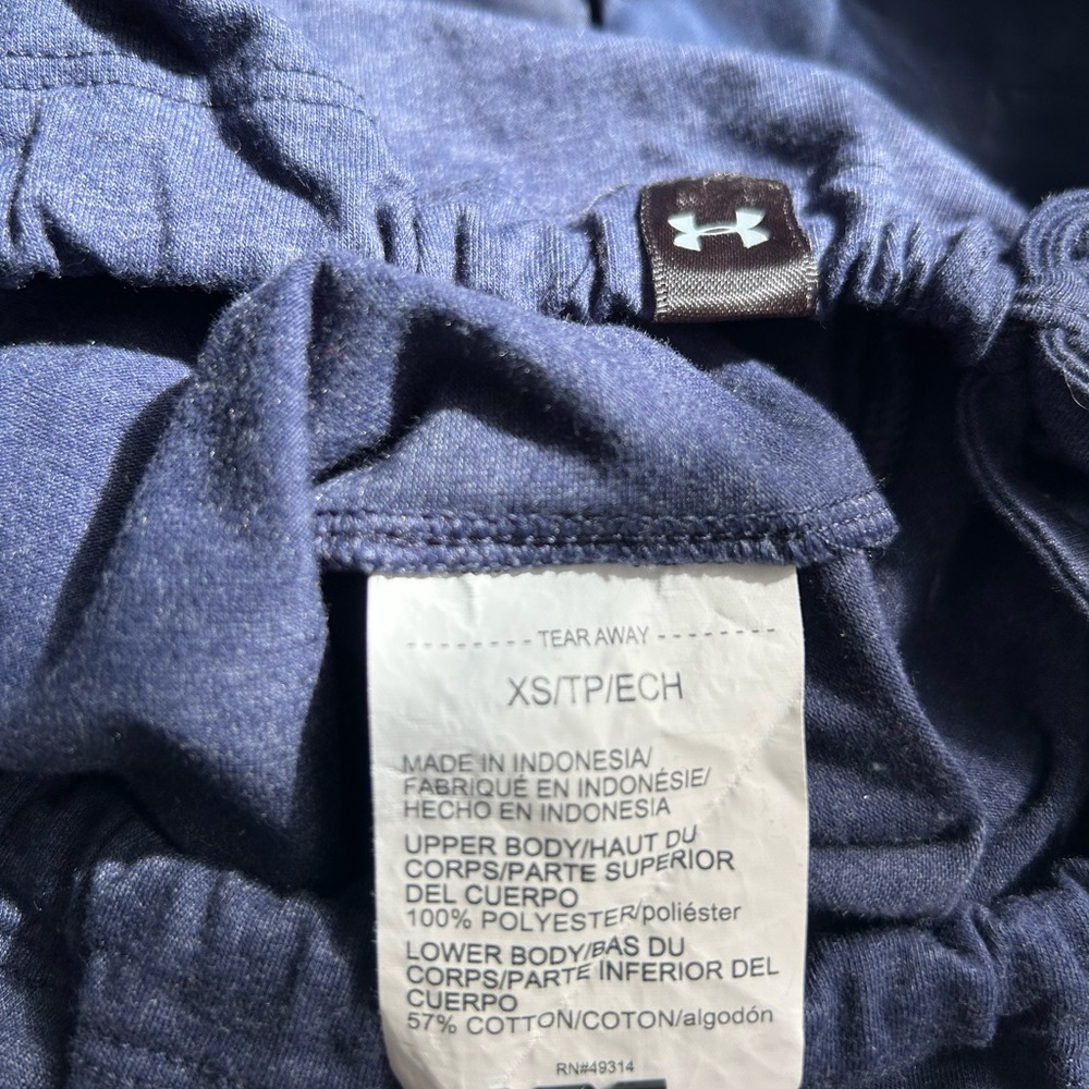 Under Armour W Light Weight Wind Jacket - Picture 6 of 7